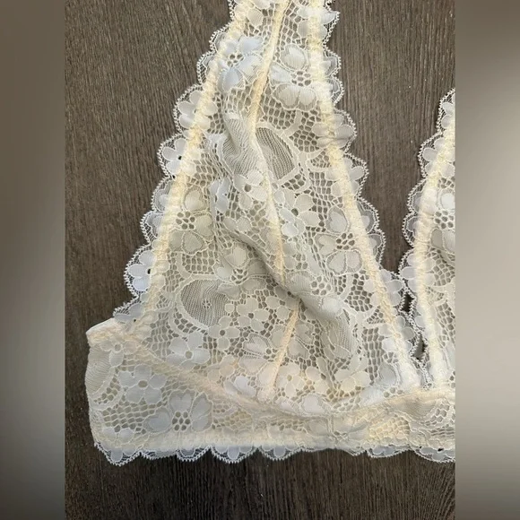 INTIMATELY FREE BY FREE PEOPLE CREAM LACE HALTER BRALETTE - Size Large SKU:20 - Picture 2 of 5